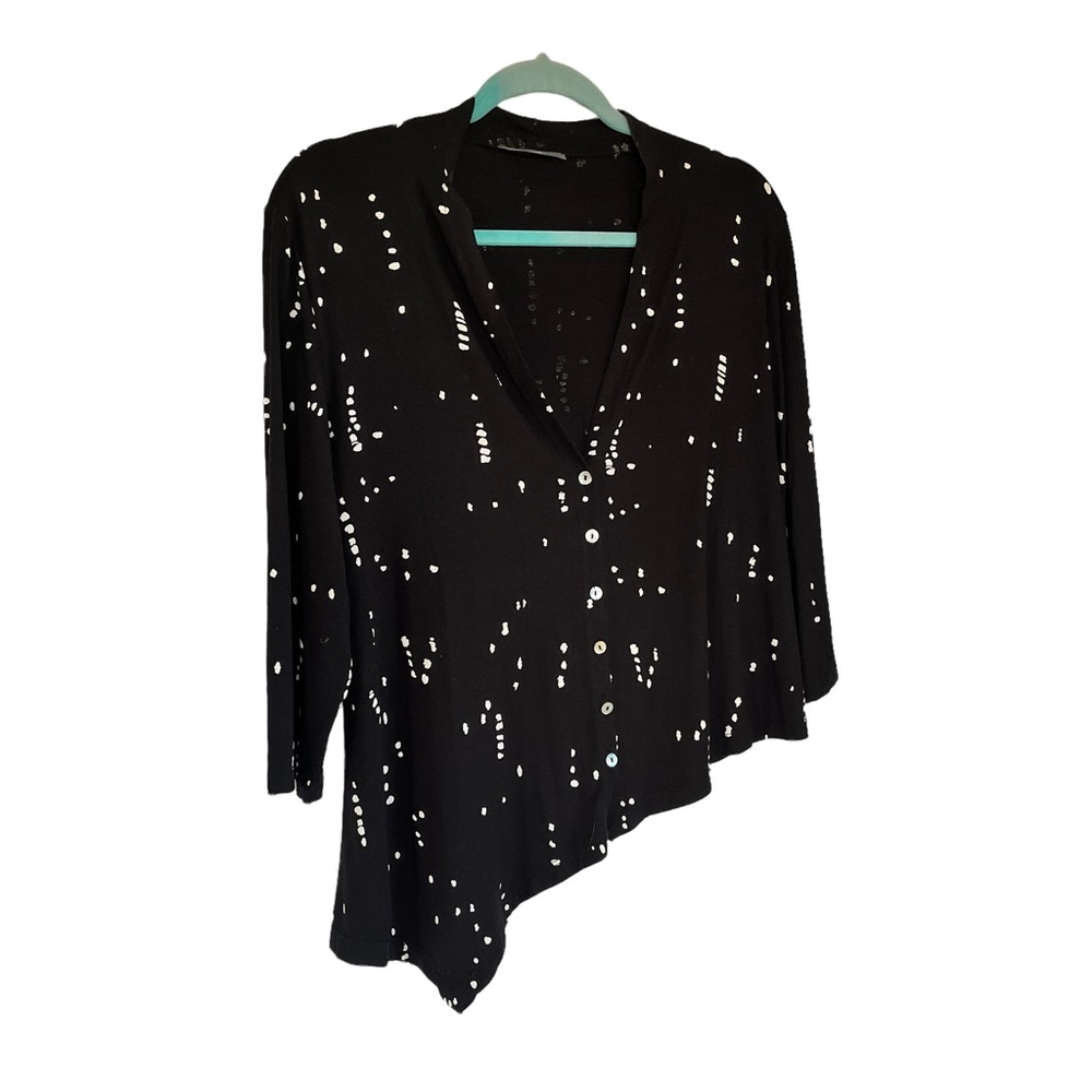 ALEMBIKA designer. BLACK AND WHITE light cardigan . New.  Size LARGE.
